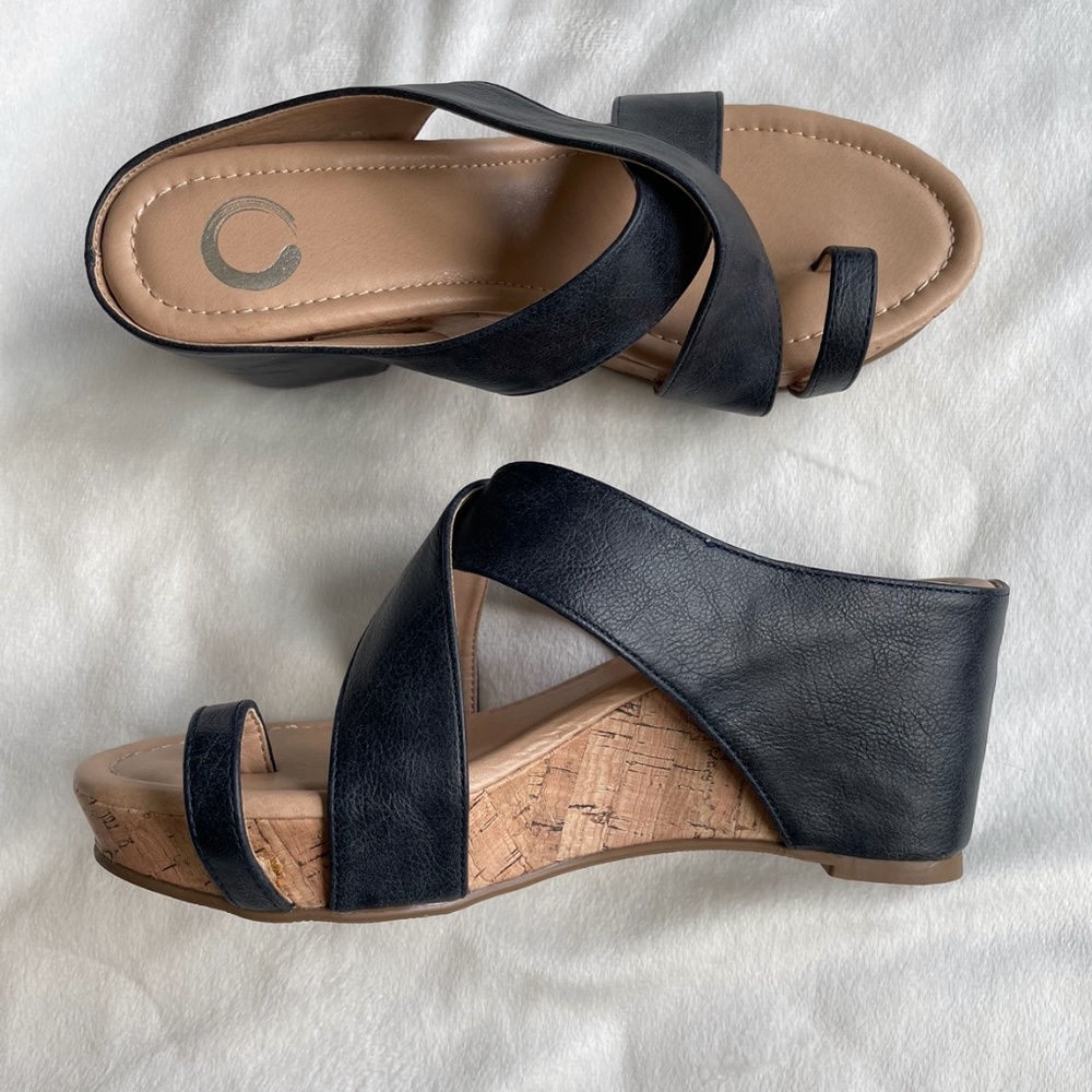 5 1/2 Black Man made Leather and cork wedges